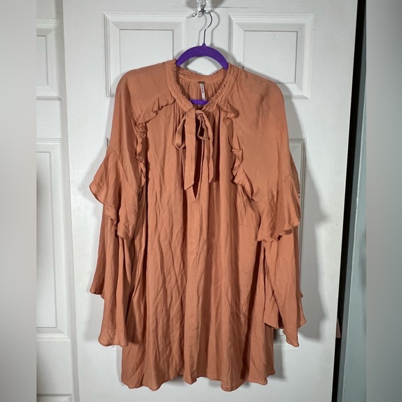 Free People Dresses & Skirts - Free People Peach / Tan Ruffle Tunic or Mini Dress